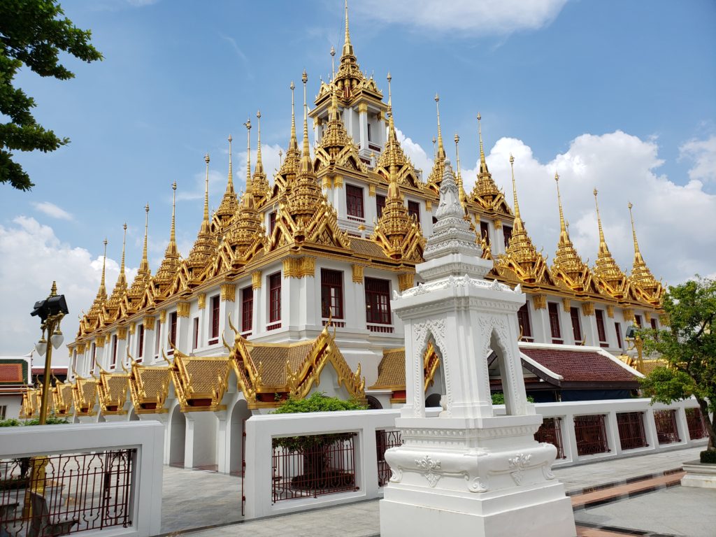 11 templos em Bangkok para visitar - Loha Prasat